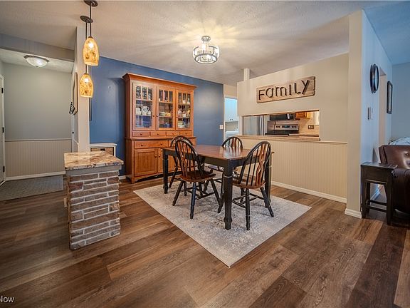 5th image of 2429 Applewood Dr