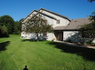 W194S7823 Overlook Bay Rd APT B, Muskego, WI 53150