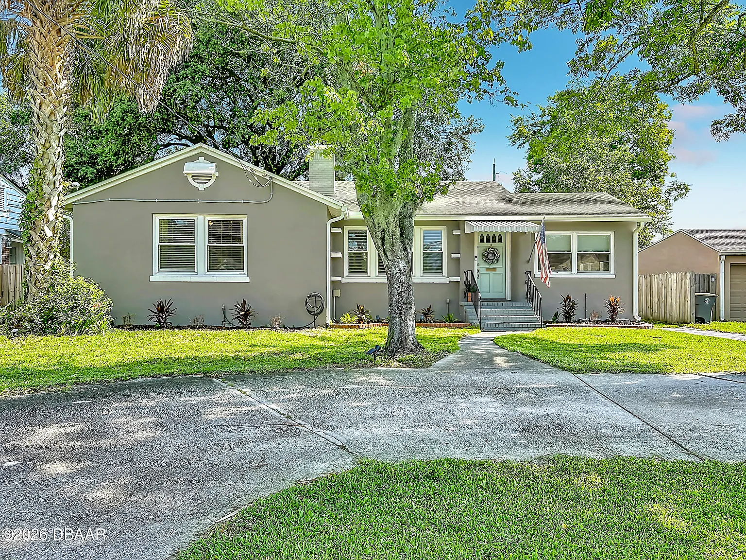 3 bed, 1.0 bath, 1453 sqft, $2,200 — Photo 1