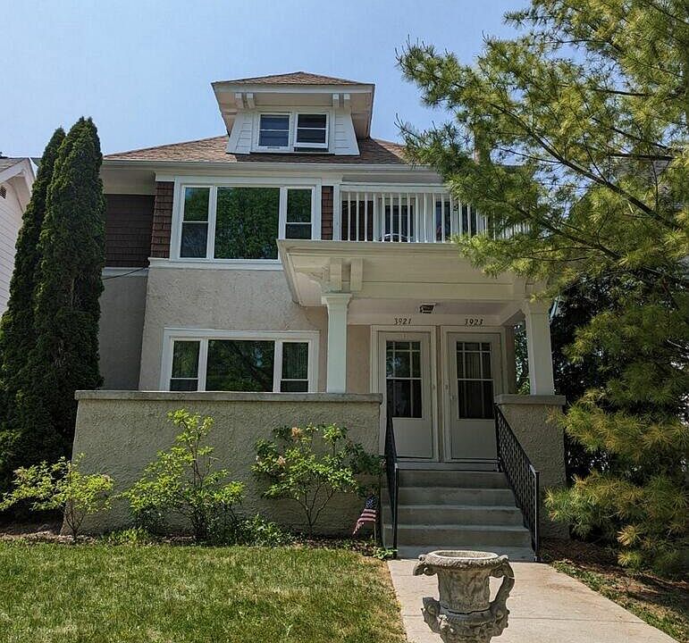 1st image of 3921 North Maryland AVENUE #3923