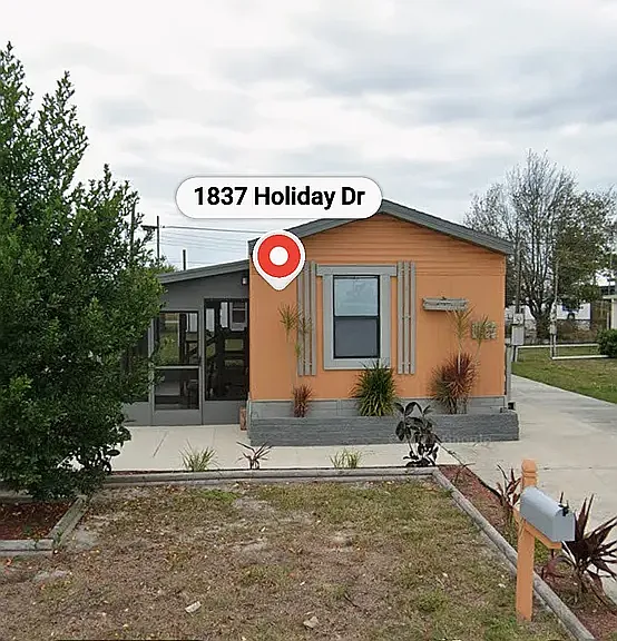 1837 Holiday Dr — Photo 1