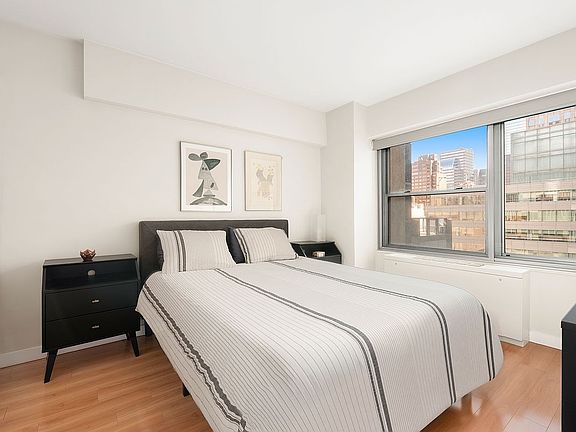 5th image of 118 E 60th St APT 19F