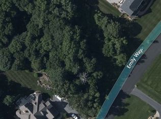 42 Emily Way, Seekonk, MA 02771