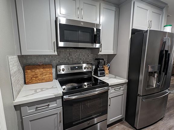 5th image of 592 Mission Pl