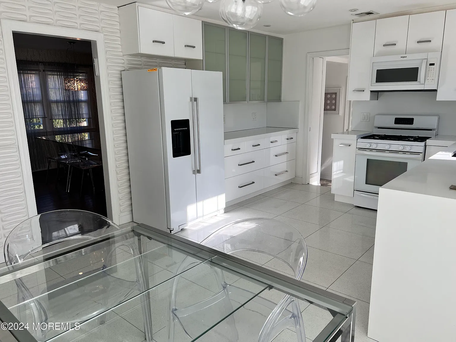 4 bed, 4.5 bath, 2386 sqft, $3,900 — Photo 4