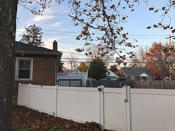 fully fenced back yard