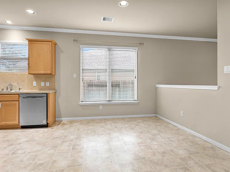 9419 Elliotts Ct — Photo 16