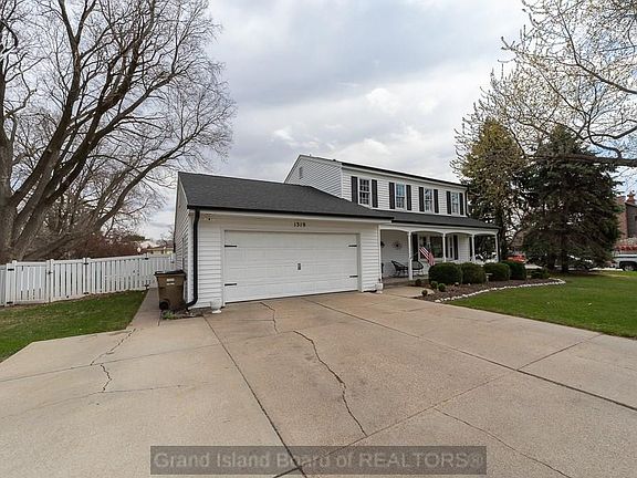 2nd image of 1319 S Harrison St