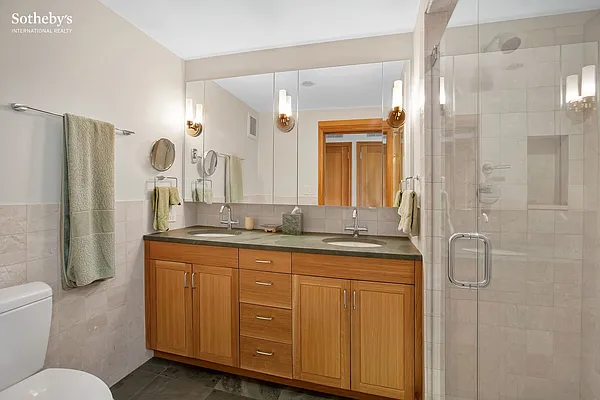 Sold by Sotheby's International Realty | media 21