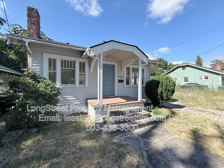 588 Knapps Pl NE — Photo 3