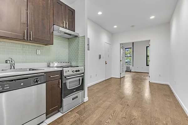 Rented by REAL New York | media 7