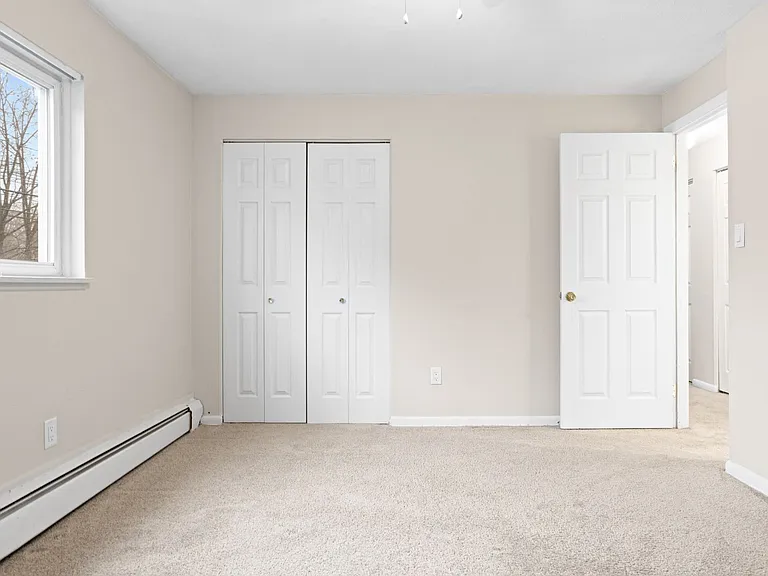 The Hillcrest Apartments — Photo 21