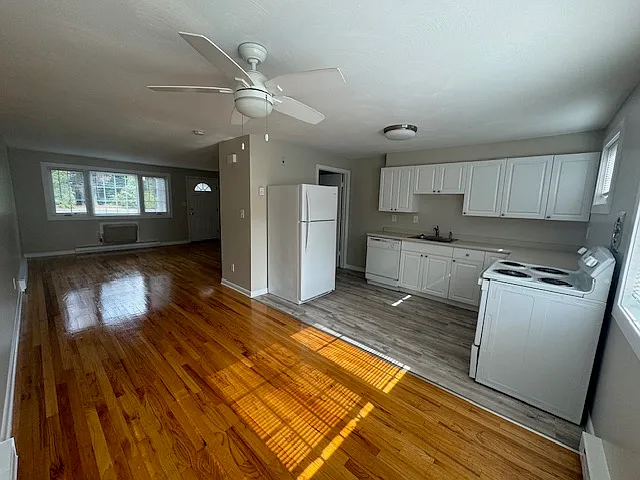 Farmington Court Apartments — Photo 14