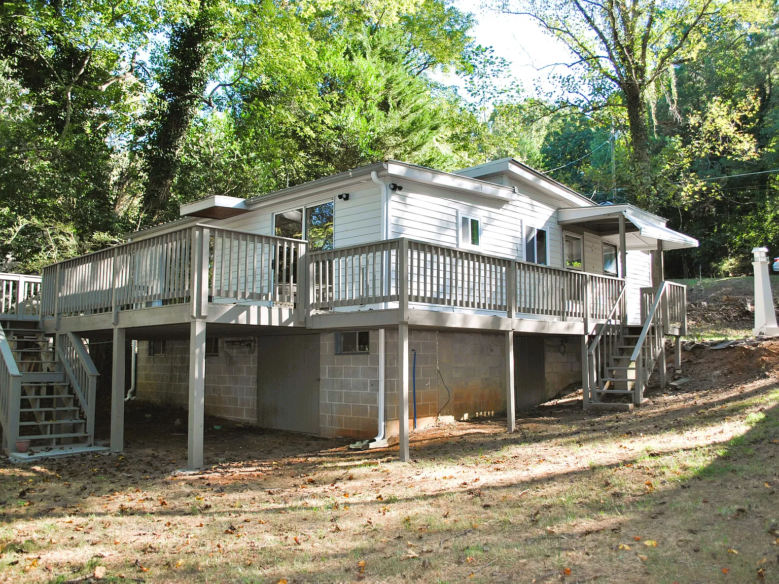 2 bed, 1.5 bath, 924 sqft, $1,750 — Photo 2