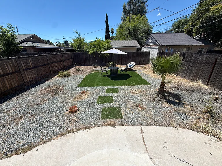 1529 N Palm Ave — Photo 6