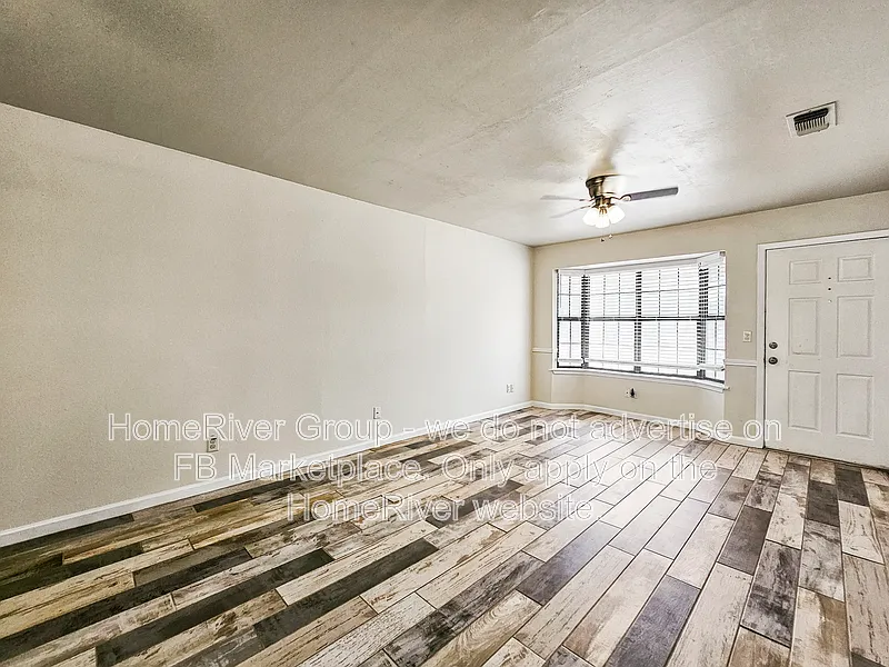 2 bed, 2.0 bath, 923 sqft, $1,200 — Photo 3