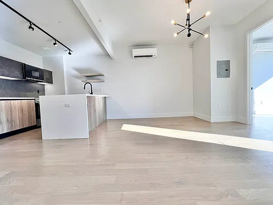 Rented by ERNY LLC | media 7