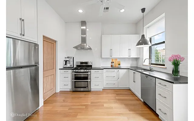 Rented by Douglas Elliman | media 23