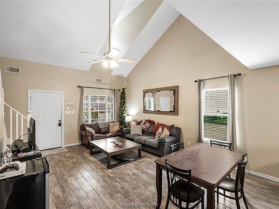 4th image of 1718 Boardwalk Ct #A