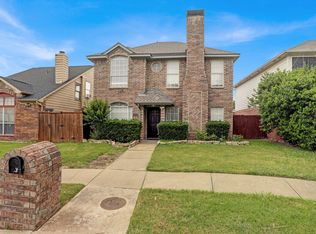 1927 Pinecrest Dr, Carrollton, TX 75010