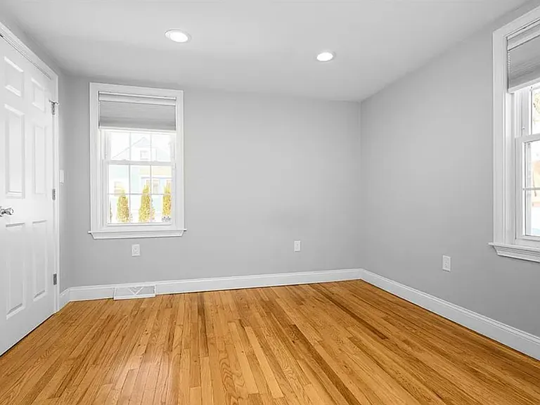 44 Sumner St — Photo 14