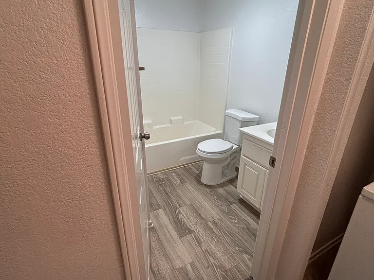9728 Marilla Dr — Photo 10
