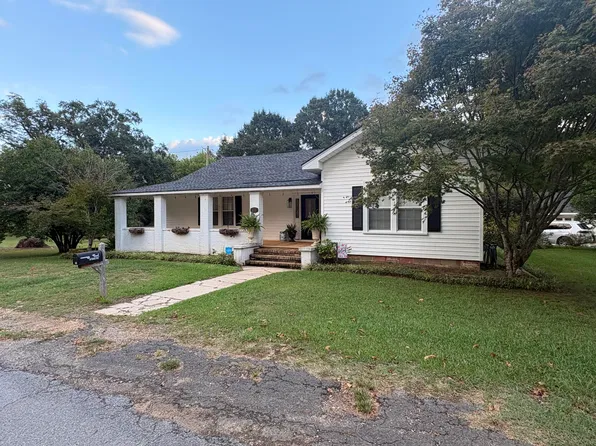 609 Tutwiler St, Greensboro, AL 36744