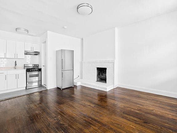 3rd image of 456 W 22nd St APT 4A