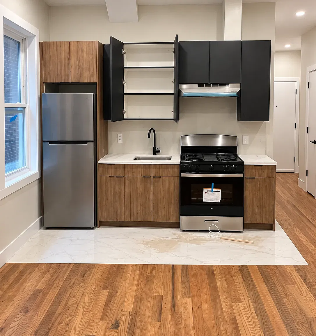 795 Broadway — Photo 1