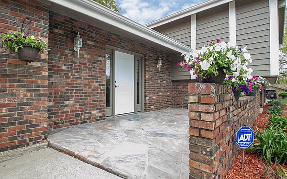 2nd image of 5744 Chadbourne Cir