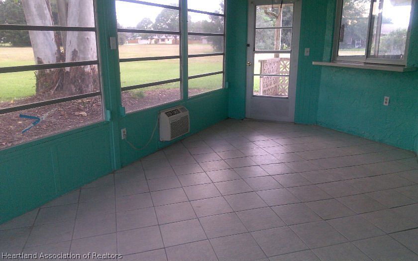 1st image of 208 Blossom Dr