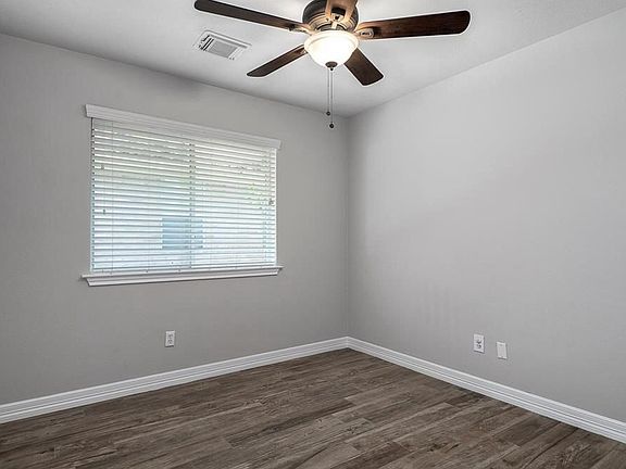 3rd image of 610 Avenue J