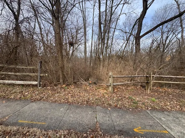 4272 Foley Rd, Cincinnati, OH 45205