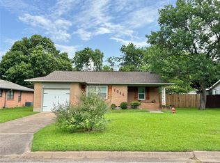 1015 W Sycamore St, Sherman, TX 75092