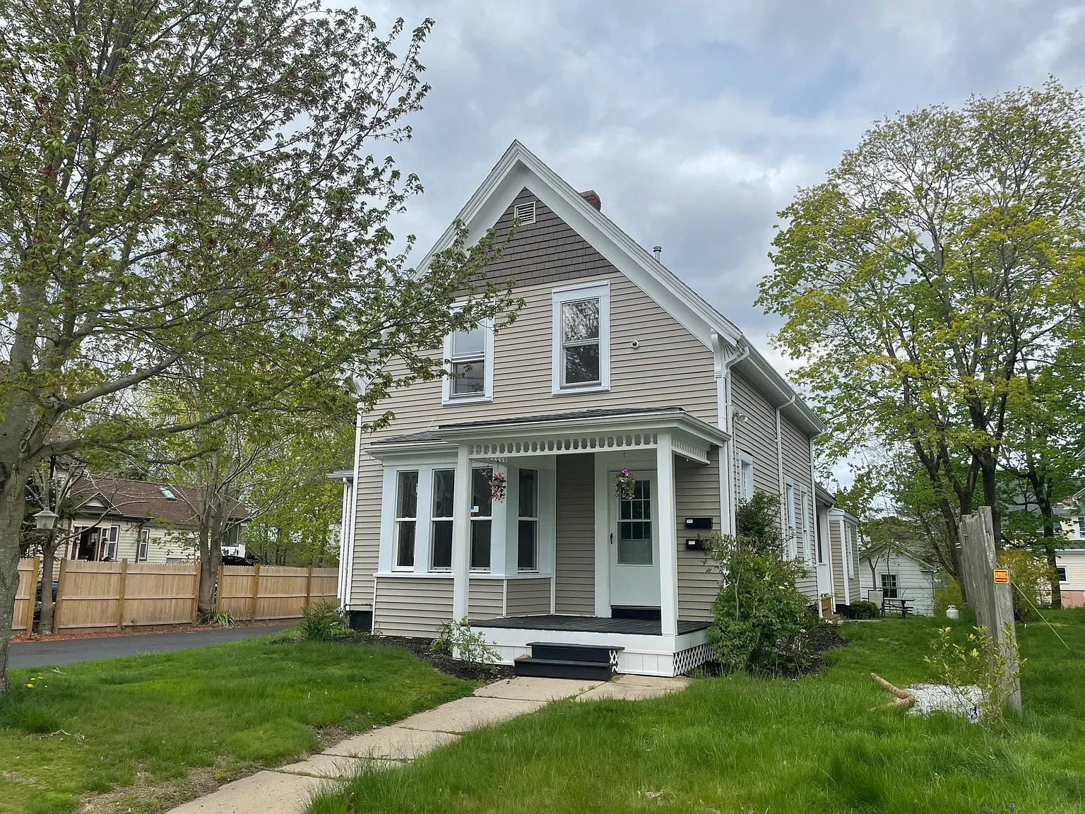 2 bed, 750 sqft, $2,200 — Photo 2