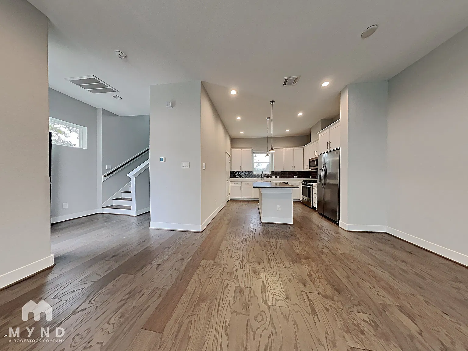 3 bed, 3.5 bath, 1819 sqft, $2,480 — Photo 2