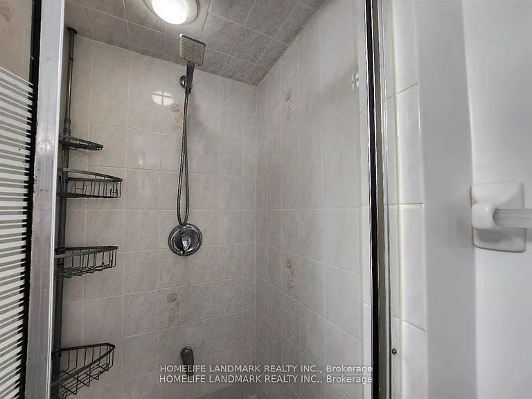 1500 Sandhurst Cir #24 — Photo 14