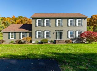 30 Trillium Rd, Pleasant Valley, NY 12569