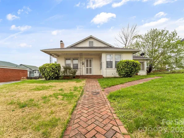 88 State St, Marion, NC 28752