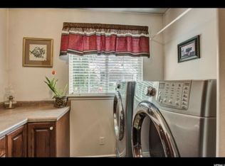954 S Babbling Brook Ct, Farmington, UT 84025