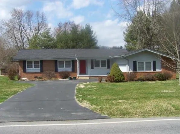 412 Meadow Ln, Kingsport, TN 37663