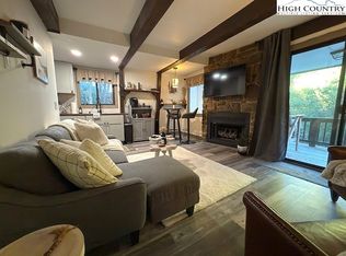 76 Creekside Dr UNIT B, Banner Elk, NC 28604