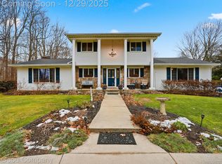25625 Napier Rd, South Lyon, MI 48178