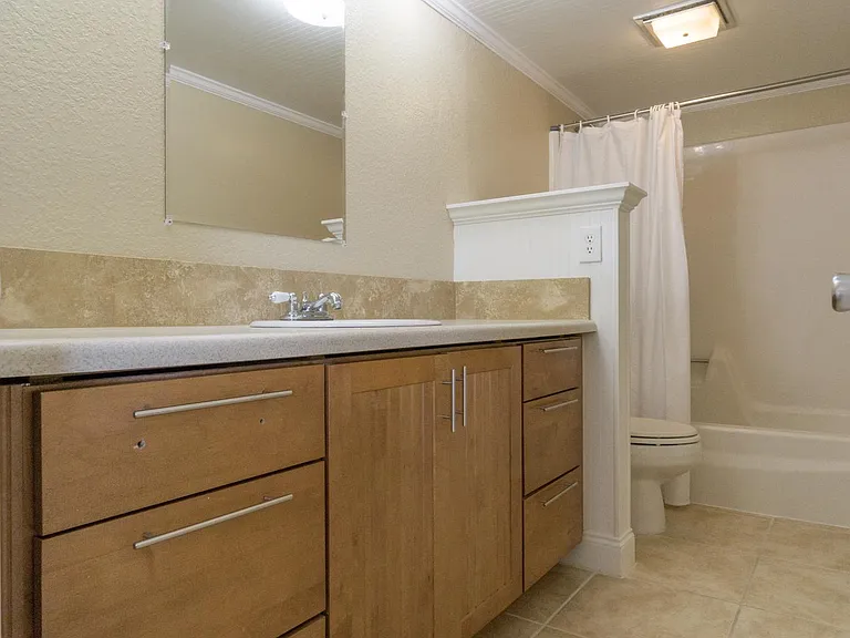 110 N Delaware Blvd #15D — Photo 10
