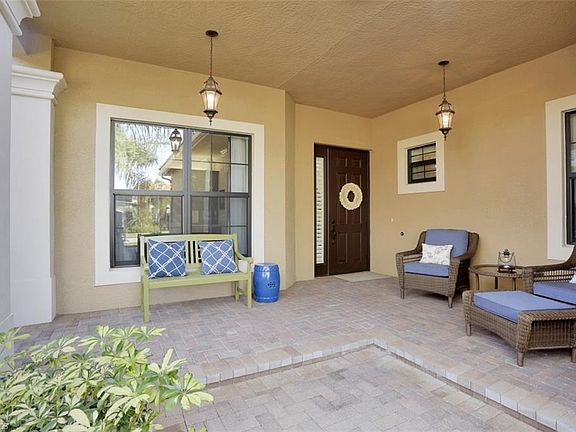 3rd image of 3243 Pacific Dr