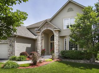 2077 Feather Cir, Waconia, MN 55387