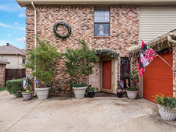2nd image of 3438 Briaroaks Dr