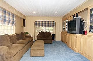 5th image of 125 Mayhew Dr