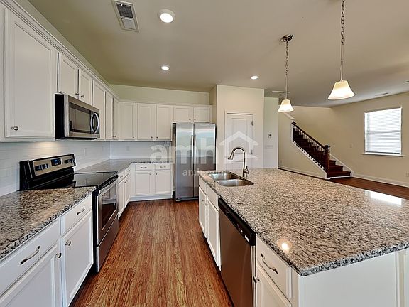3rd image of 115 Samara Ln