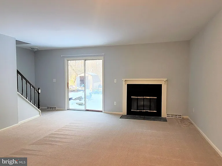 31 Lamplighter Ln — Photo 6